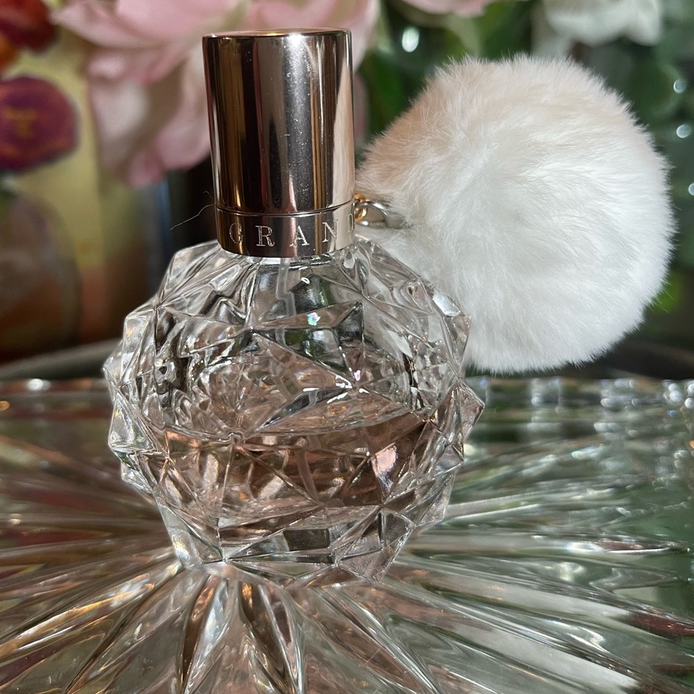 Ariana Grande perfume Ari 1 oz  no box about 1/2 full